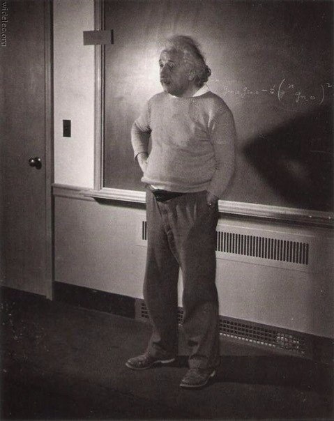 Albert-E`ynshteyn-na-lektsii